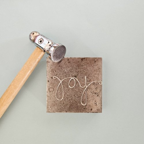 Margot Potter's Write On Necklace - , Contemporary Wire Jewelry, Wire Wrapping, Wrapping, Wire Wrapping Jewelry, Design, Use your chasing hammer 